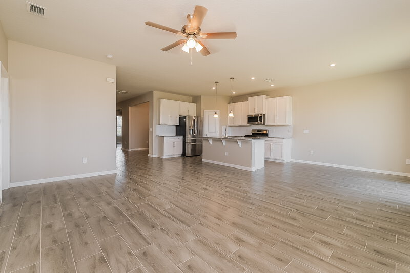 2,600/Mo, 12329 Blue Pacific Dr Riverview, FL 33579 Living Room View