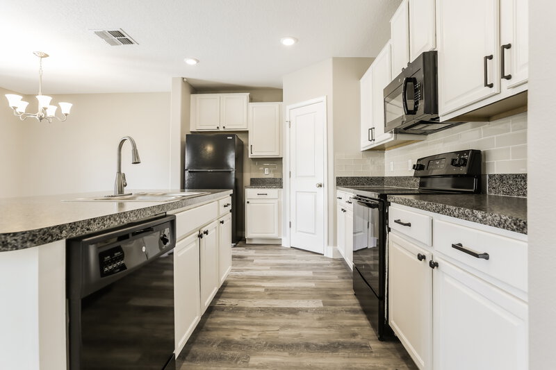 2,410/Mo, 10418 Carloway Hills Dr Wimauma, FL 33598 Kitchen View
