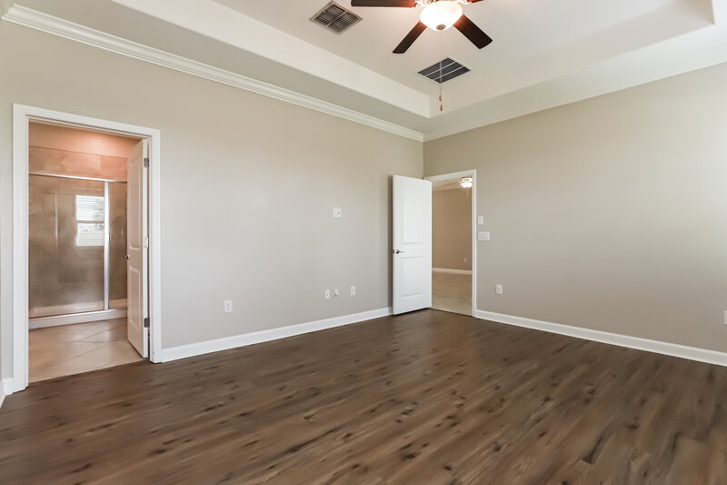 2,700/Mo, 10071 Ivory Dr Ruskin, FL 33573 Main Bedroom View 2