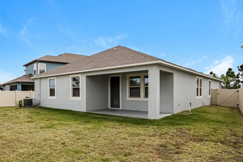 2,700/Mo, 10071 Ivory Dr Ruskin, FL 33573 Rear View