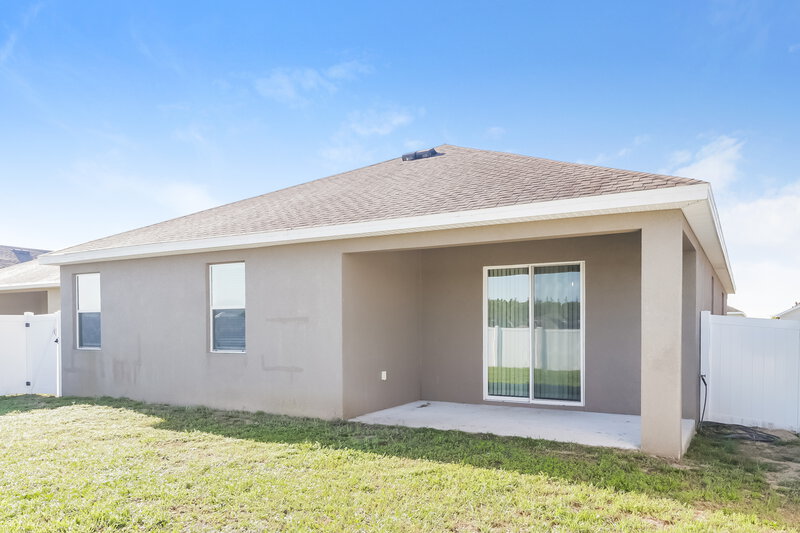 2,200/Mo, 30745 Water Lily Dr Brooksville, FL 34602 Rear View
