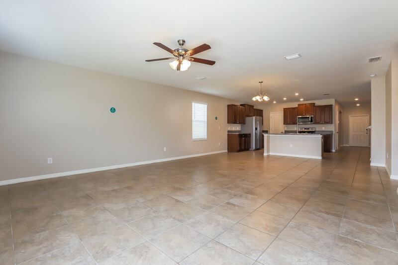 2,800/Mo, 1909 Broad Winged Hawk Dr Ruskin, FL 33570 Living Room View