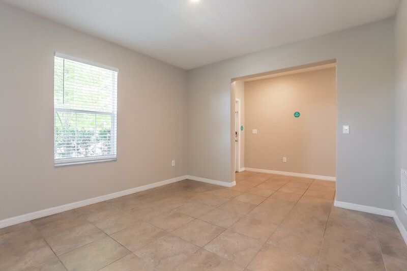 2,800/Mo, 1909 Broad Winged Hawk Dr Ruskin, FL 33570 Sitting Room View