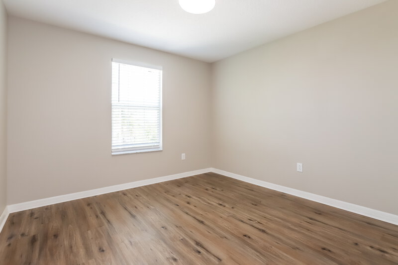 2,800/Mo, 1909 Broad Winged Hawk Dr Ruskin, FL 33570 Bedroom View 3