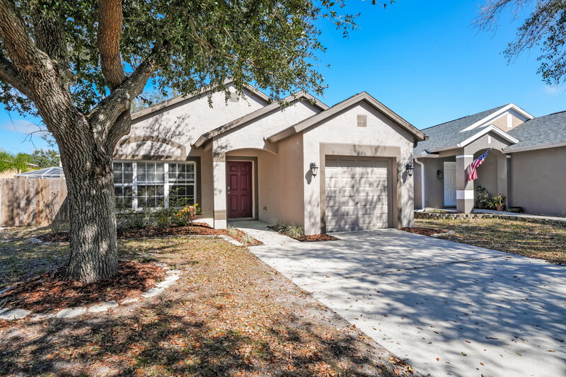 2,040/Mo, 416 Summer Sails Dr Valrico, FL 33594 Front View