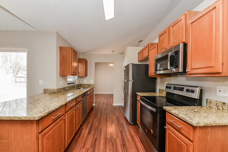 2,465/Mo, 4204 Spring Way Cir Valrico, FL 33596 Kitchen View 2