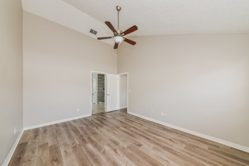 2,465/Mo, 4204 Spring Way Cir Valrico, FL 33596 Main Bedroom View 2