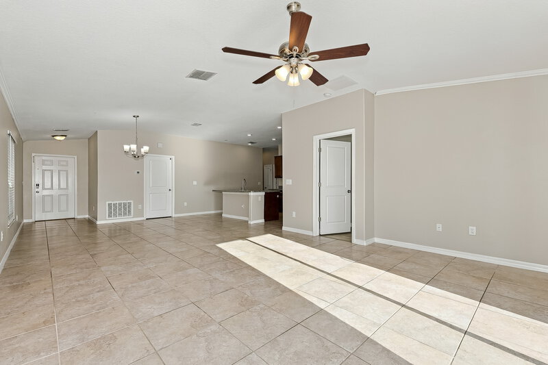 2,510/Mo, 204 Archcliffe Point Pl Dover, FL 33527 Living Room View
