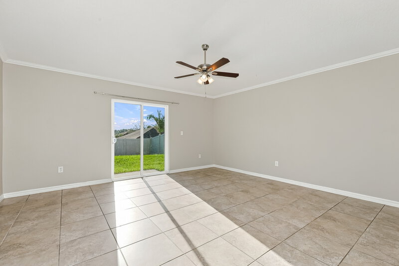 2,510/Mo, 204 Archcliffe Point Pl Dover, FL 33527 Living Room View 2