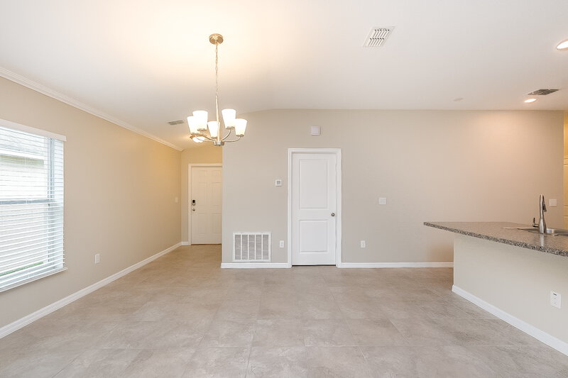 2,475/Mo, 204 Archcliffe Point Pl Dover, FL 33527 Dining Room View 2