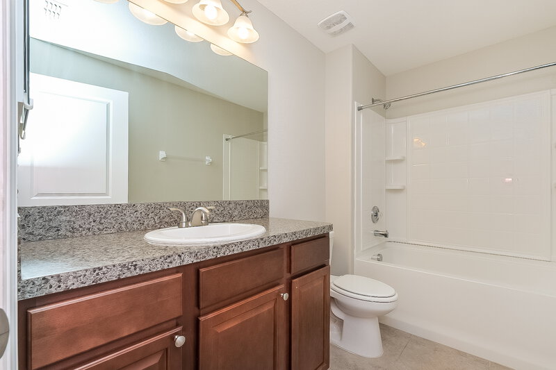 2,475/Mo, 204 Archcliffe Point Pl Dover, FL 33527 Bathroom View
