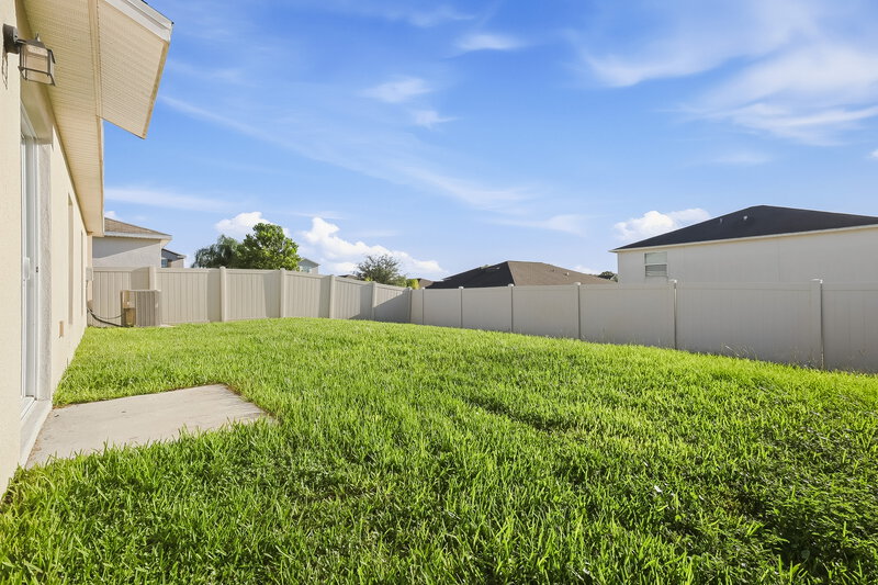 2,510/Mo, 204 Archcliffe Point Pl Dover, FL 33527 Backyard View