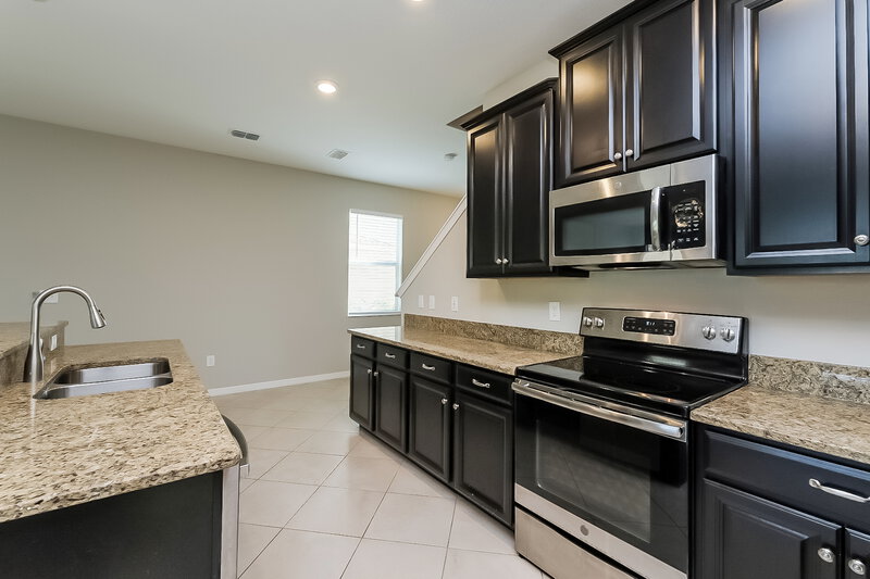 2,255/Mo, 13729 Reindeer Cir Hudson, FL 34669 Kitchen View 2