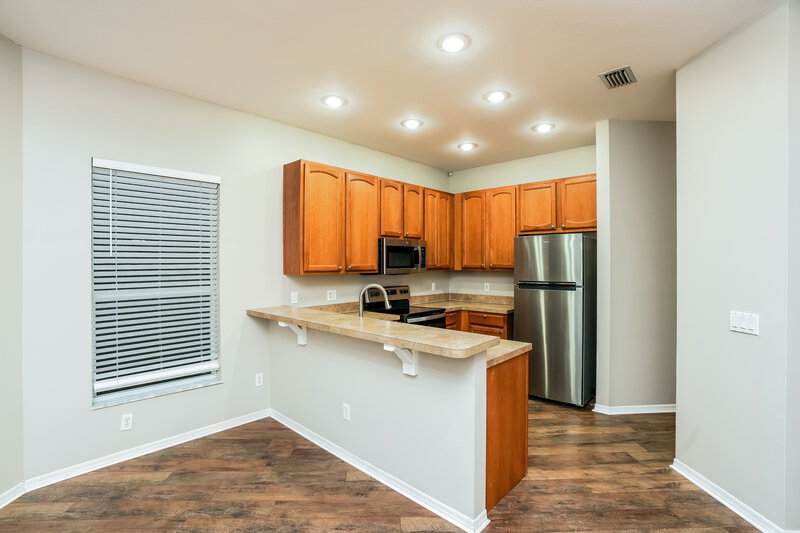 2,115/Mo, 1838 Atlantic Dr Ruskin, FL 33570 Kitchen View