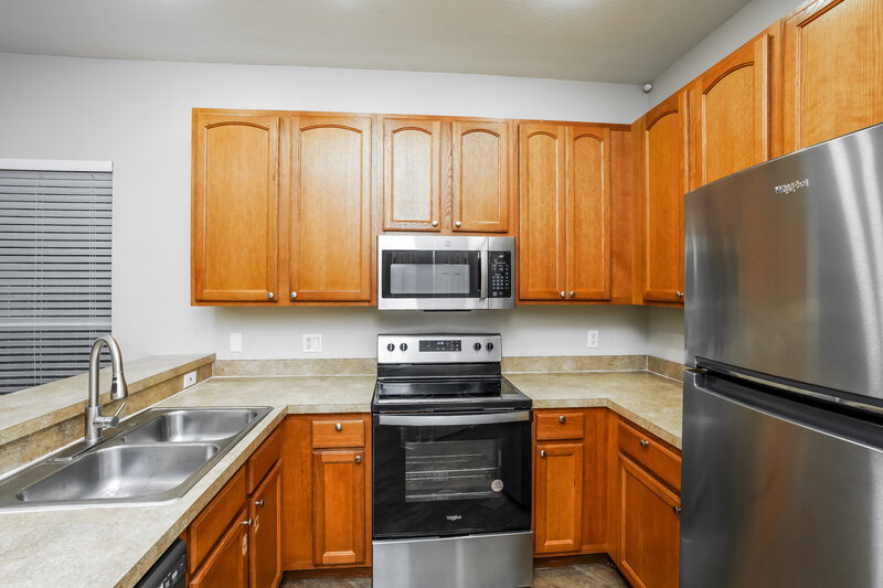 2,115/Mo, 1838 Atlantic Dr Ruskin, FL 33570 Kitchen View 2