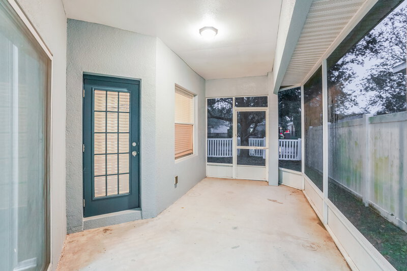 2,115/Mo, 1838 Atlantic Dr Ruskin, FL 33570 Sun Room View