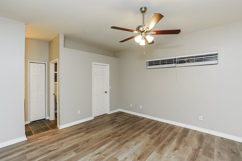 2,115/Mo, 1838 Atlantic Dr Ruskin, FL 33570 Main Bedroom View