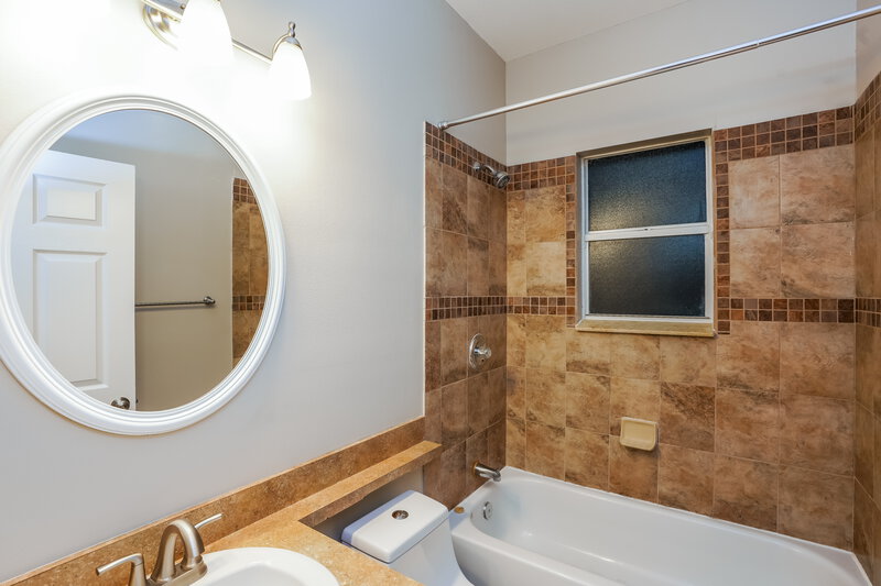 2,115/Mo, 1838 Atlantic Dr Ruskin, FL 33570 Bathroom View