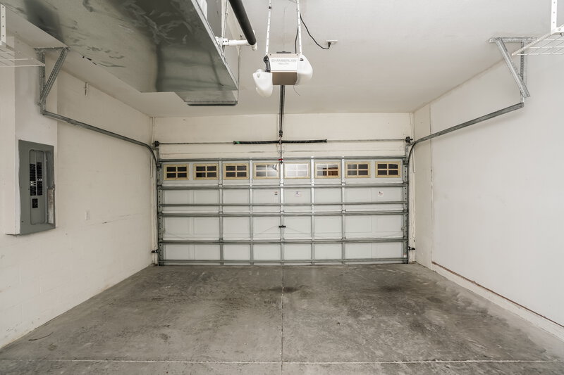 2,115/Mo, 1838 Atlantic Dr Ruskin, FL 33570 Garage View