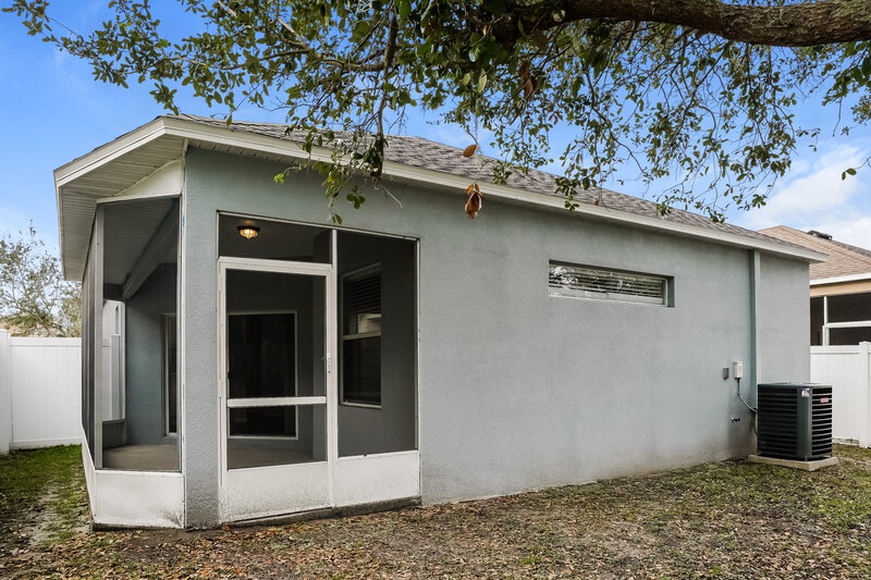 2,115/Mo, 1838 Atlantic Dr Ruskin, FL 33570 Rear View