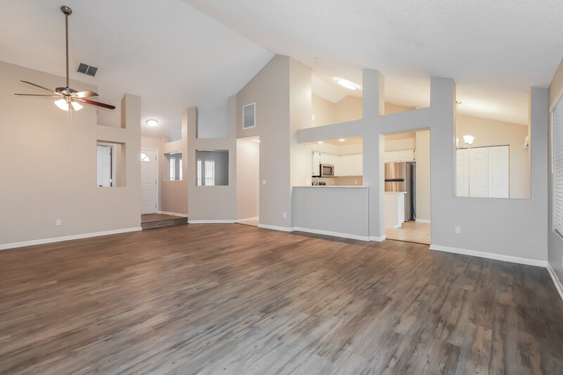 3,880/Mo, 10201 Evening Trail Dr Riverview, FL 33569 Living Room View 2