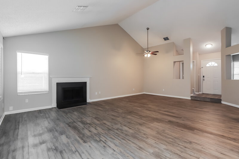 3,880/Mo, 10201 Evening Trail Dr Riverview, FL 33569 Living Room View 3