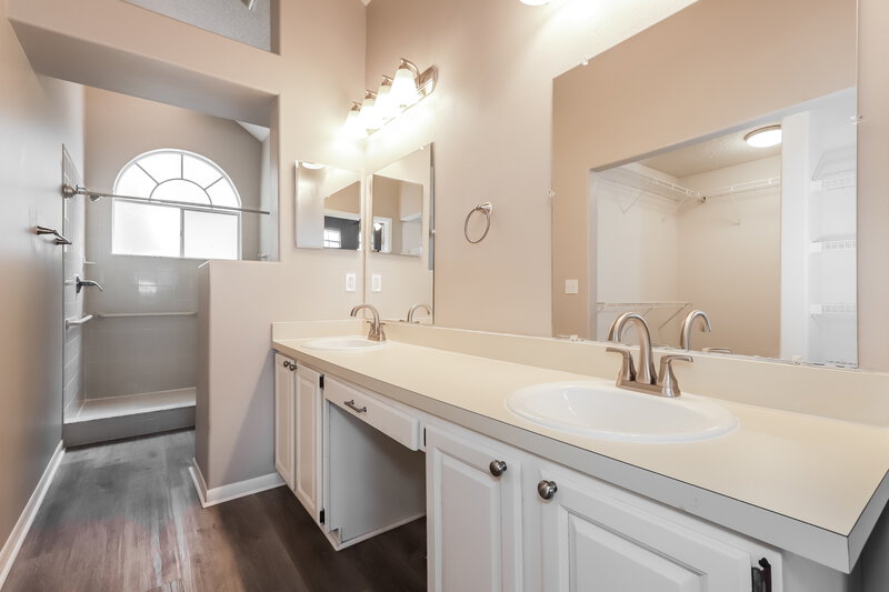 3,880/Mo, 10201 Evening Trail Dr Riverview, FL 33569 Main Bathroom View