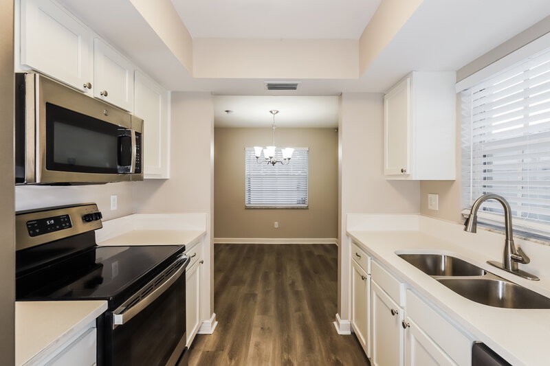 3,560/Mo, 21634 Wytheville Way Lutz, FL 33549 Kitchen View 3