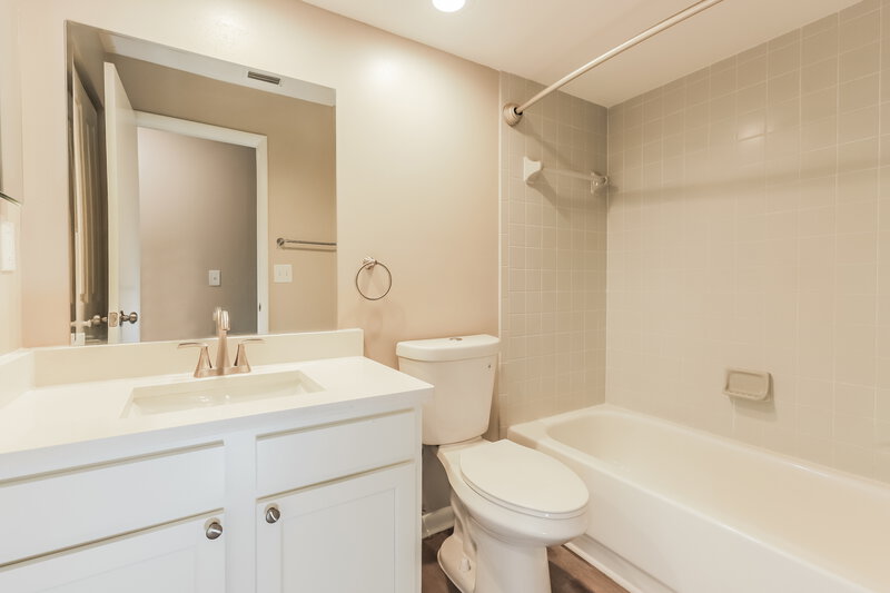 3,560/Mo, 21634 Wytheville Way Lutz, FL 33549 Bathroom View