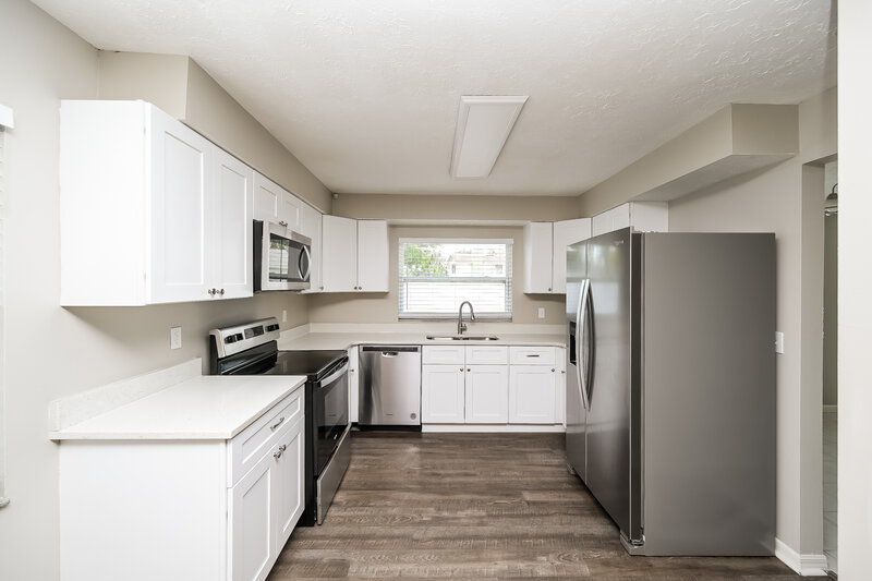 2,450/Mo, 5518 Pentail Cir Tampa, FL 33625 Kitchen View 2