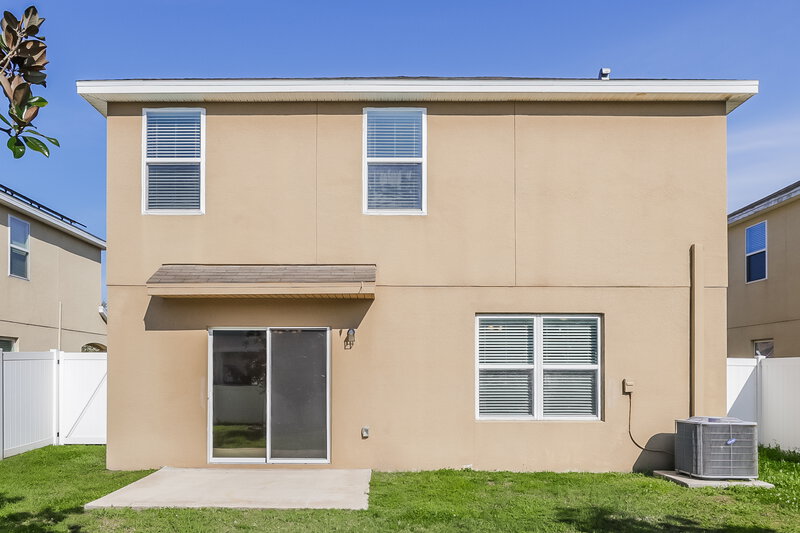 2,055/Mo, 1809 Greenwood Valley Dr Plant City, FL 33563 Rear View