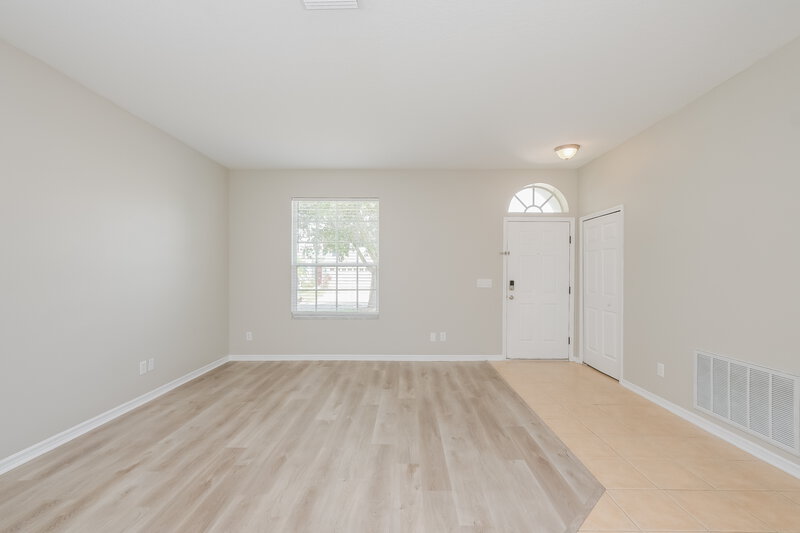 2,400/Mo, 1621 Cresson Ridge Ln Brandon, FL 33510 Living Room View