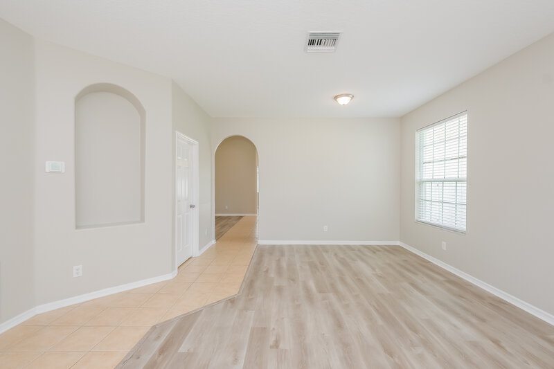 2,400/Mo, 1621 Cresson Ridge Ln Brandon, FL 33510 Living Room View 2