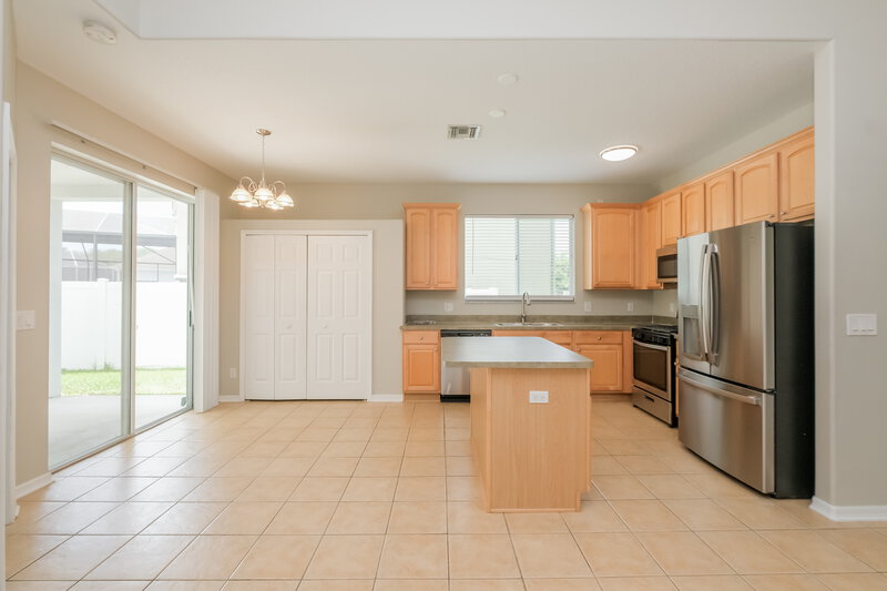 2,400/Mo, 1621 Cresson Ridge Ln Brandon, FL 33510 Kitchen View 2