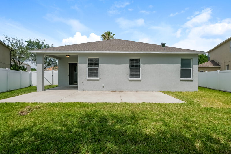 2,400/Mo, 1621 Cresson Ridge Ln Brandon, FL 33510 Rear View