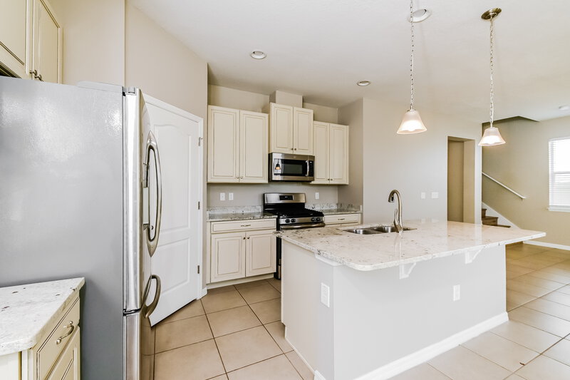 2,525/Mo, 11138 Abaco Island Ave Riverview, FL 33579 Kitchen View 2