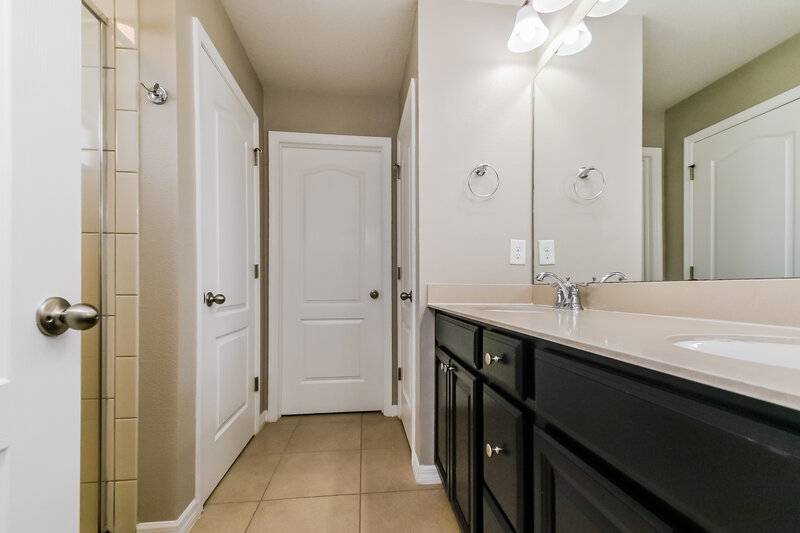 2,525/Mo, 11138 Abaco Island Ave Riverview, FL 33579 Main Bathroom View