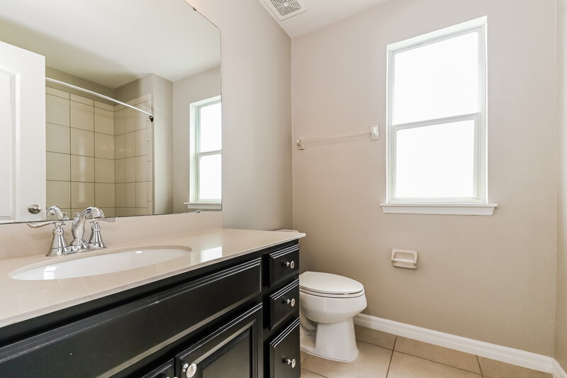 2,525/Mo, 11138 Abaco Island Ave Riverview, FL 33579 Main Bathroom View 2