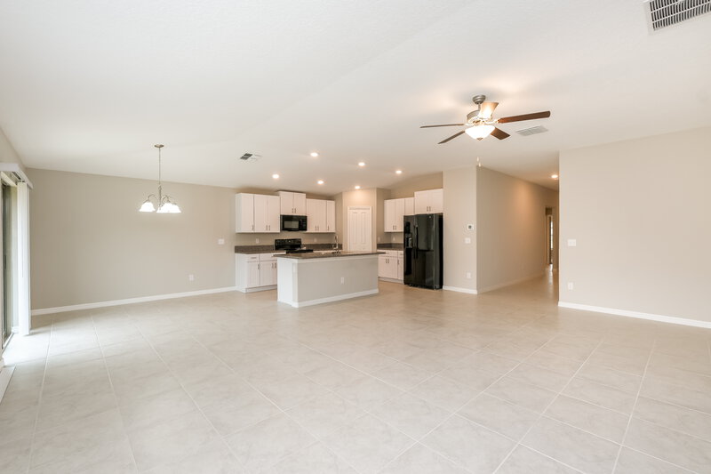 2,245/Mo, 39950 Harmon Grove Ct Zephyrhills, FL 33540 Living Room View