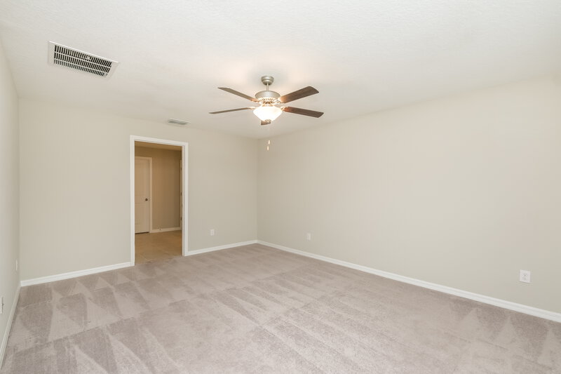 2,245/Mo, 39950 Harmon Grove Ct Zephyrhills, FL 33540 Main Bedroom View