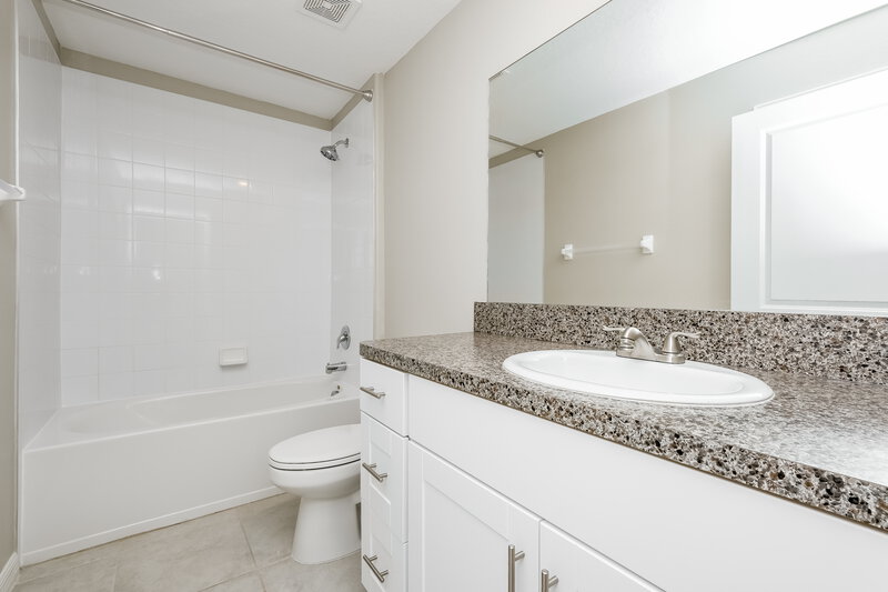 2,245/Mo, 39950 Harmon Grove Ct Zephyrhills, FL 33540 Bathroom View