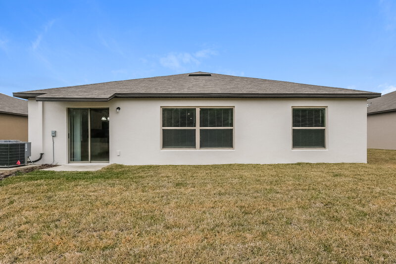 2,245/Mo, 39950 Harmon Grove Ct Zephyrhills, FL 33540 Rear View