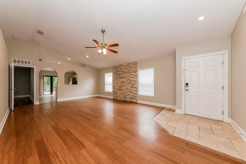 1,790/Mo, 1018 Brenton Leaf Dr Ruskin, FL 33570 Living Room View