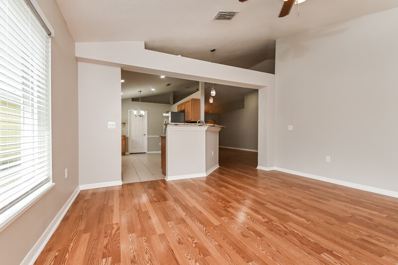 2,395/Mo, 1309 Alhambra Crest Dr Ruskin, FL 33570 Living Room View