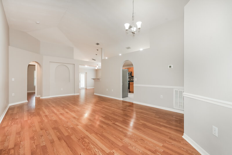 2,315/Mo, 1309 Alhambra Crest Dr Ruskin, FL 33570 Dining Room View 2