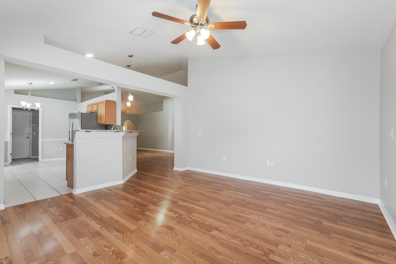 2,315/Mo, 1309 Alhambra Crest Dr Ruskin, FL 33570 Family Room View