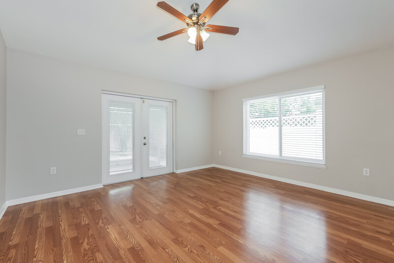 2,315/Mo, 1309 Alhambra Crest Dr Ruskin, FL 33570 Family Room View 2