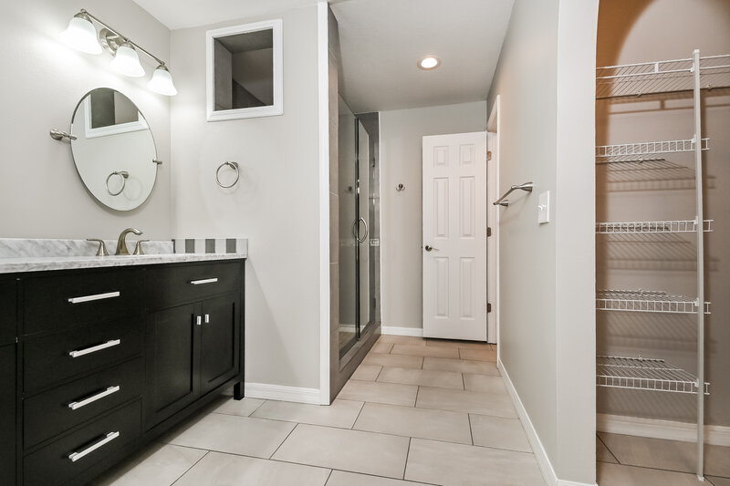 2,395/Mo, 1309 Alhambra Crest Dr Ruskin, FL 33570 Main Bathroom View