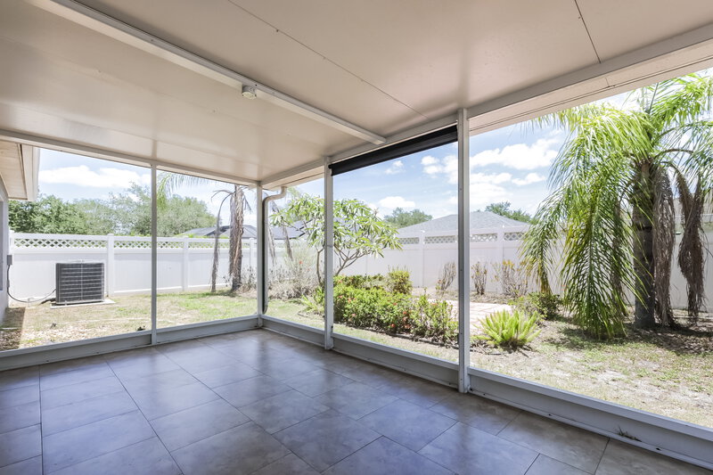 2,315/Mo, 1309 Alhambra Crest Dr Ruskin, FL 33570 Screen Porch View
