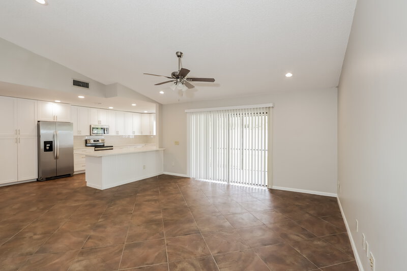 2,395/Mo, 9313 Pebble Creek Dr Tampa, FL 33647 Living Room View